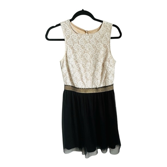 🌺 5 x 25 🌺Elegant Lace Kids Dress - Black and Cream - Picture 2 of 8